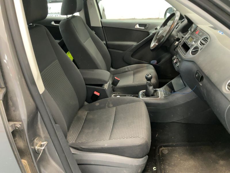 Volkswagen Tiguan 2.0 TDI BlueMotion Tech 2011 – снимка 16
