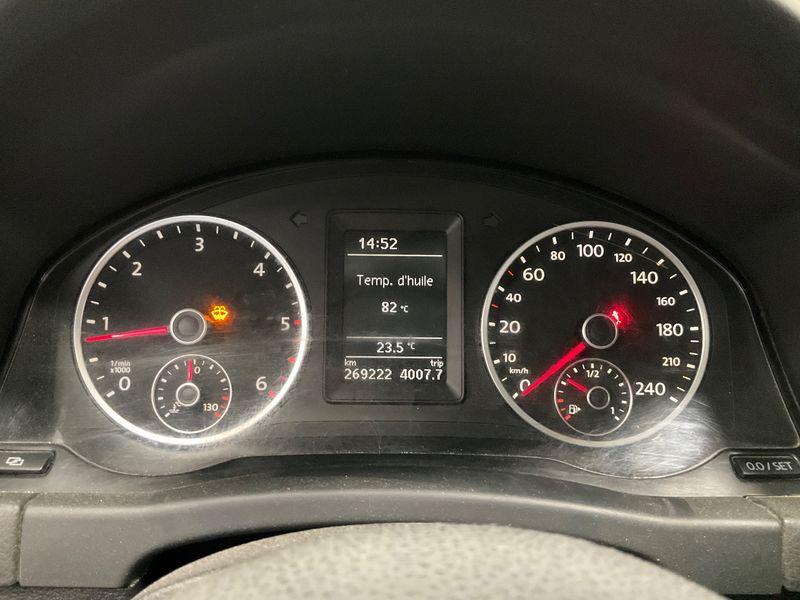 Volkswagen Tiguan 2.0 TDI BlueMotion Tech 2011 – снимка 18
