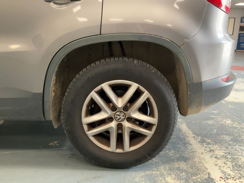 Volkswagen Tiguan 2.0 TDI BlueMotion Tech 2011 – снимка 5