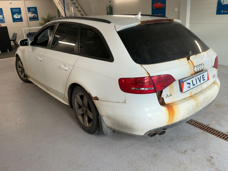 Audi A4 2.0 TDI quattro Attraction 2011 – снимка 6