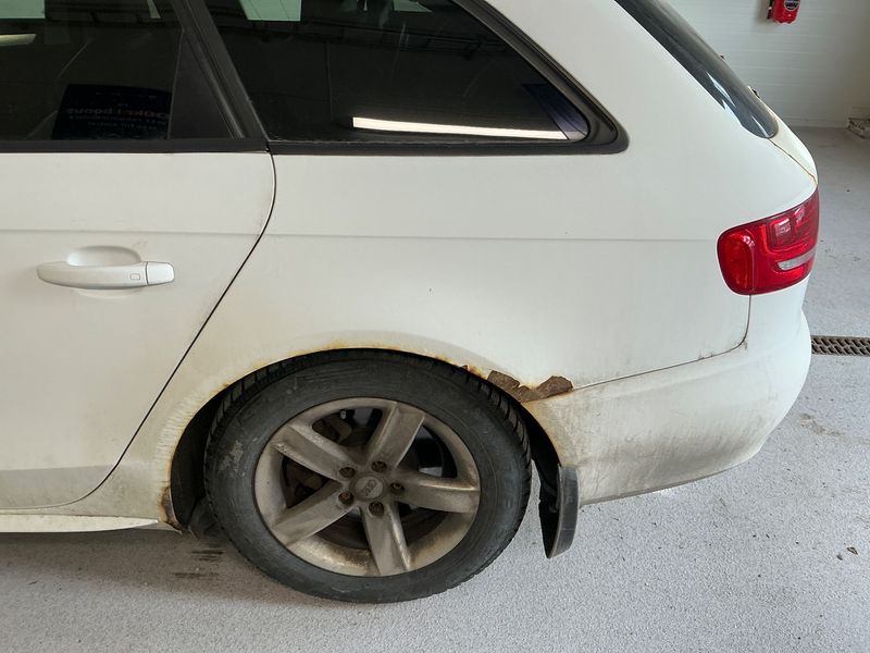 Audi A4 2.0 TDI quattro Attraction 2011 – снимка 24