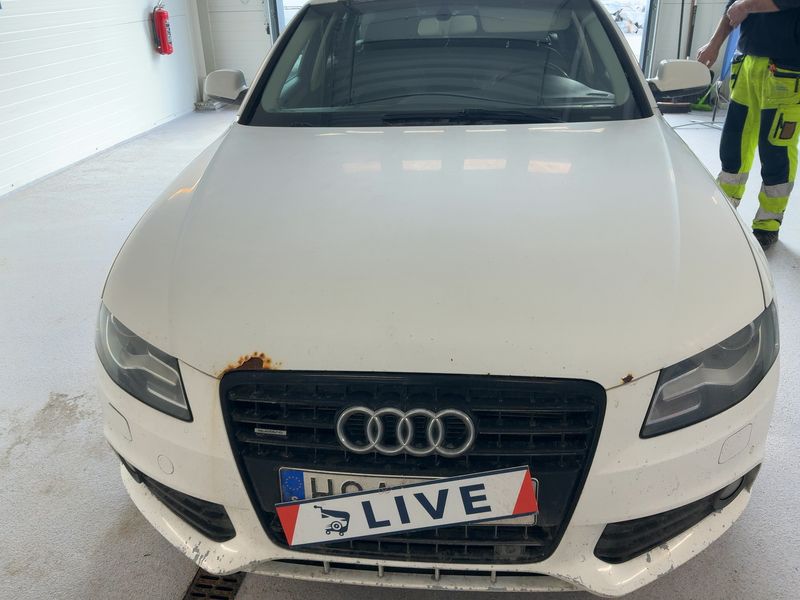 Audi A4 2.0 TDI quattro Attraction 2011 – снимка 14