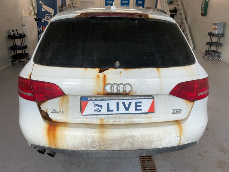 Audi A4 2.0 TDI quattro Attraction 2011 – снимка 7