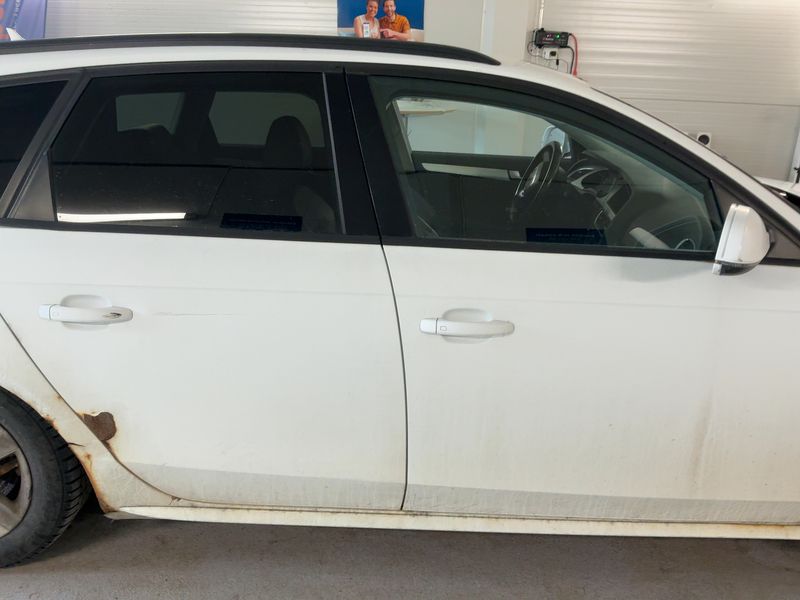 Audi A4 2.0 TDI quattro Attraction 2011 – снимка 10