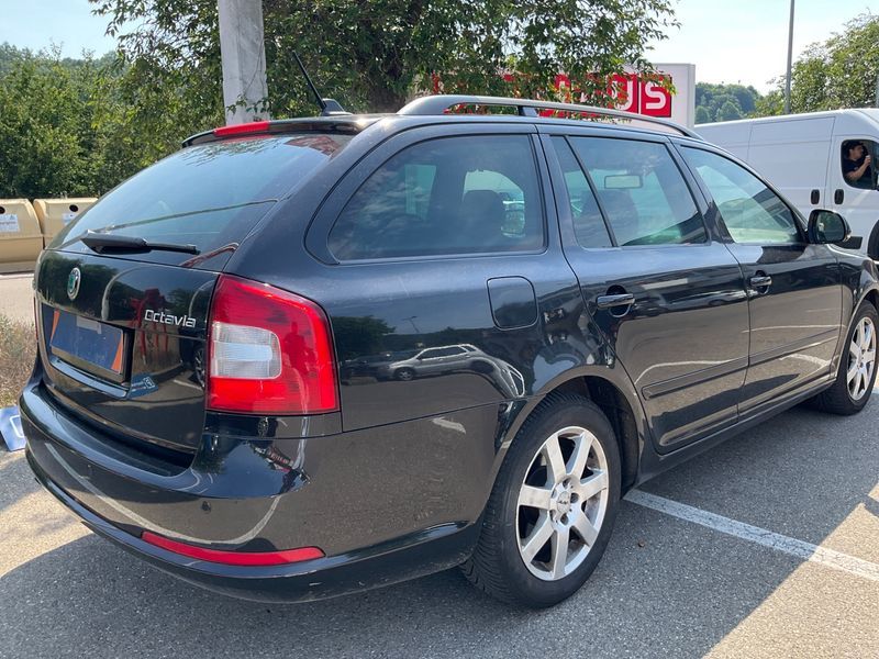 Skoda Octavia 2.0 TDI RS 2011 – снимка 2