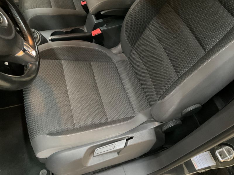 Volkswagen Touran 1.4 TSI Comfortline 2012 – снимка 25