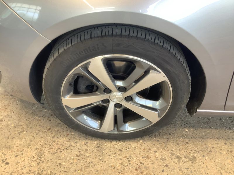 Peugeot 308 2.0 Blue-HDi Allure 2014 – снимка 3