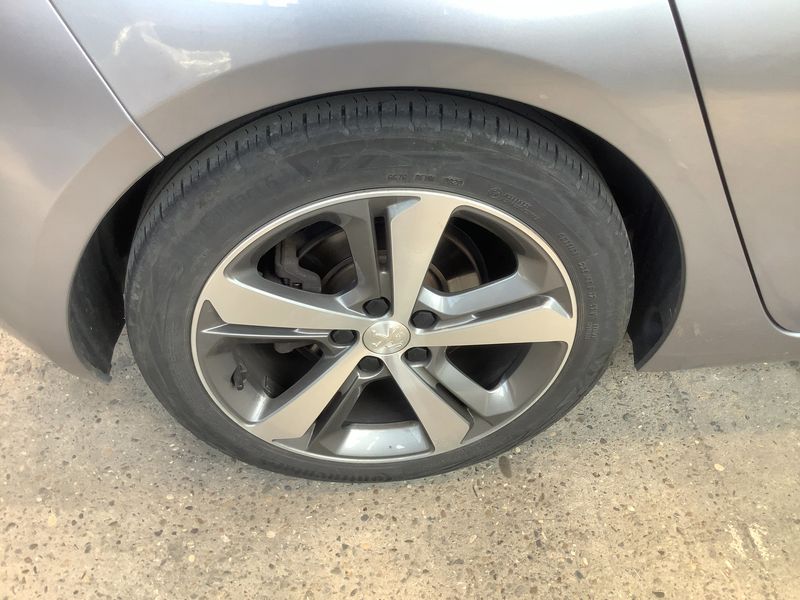 Peugeot 308 2.0 Blue-HDi Allure 2014 – снимка 9