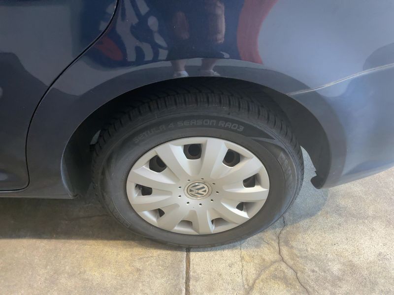 Volkswagen Touran 1.2 TSI Trendline BlueMotion Tech 2012 – снимка 5