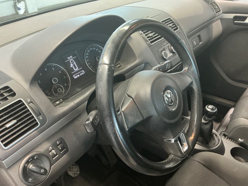 Volkswagen Touran 1.2 TSI Trendline BlueMotion Tech 2012 – снимка 24