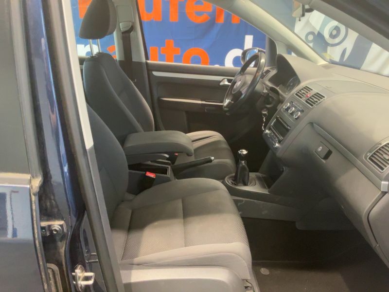 Volkswagen Touran 1.2 TSI Trendline BlueMotion Tech 2012 – снимка 16