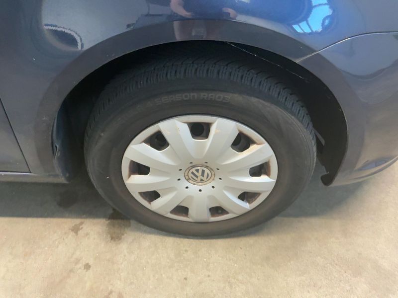 Volkswagen Touran 1.2 TSI Trendline BlueMotion Tech 2012 – снимка 11