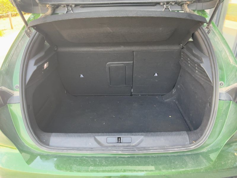 Peugeot 308 1.2 Mild-Hybrid Allure 2025 – снимка 15