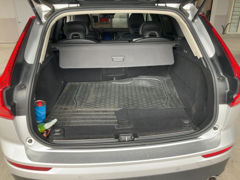 Volvo XC60 2.0 T8 Plug-in Hybrid Business AWD 2019 – снимка 15