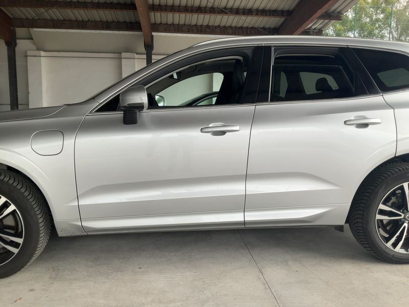 Volvo XC60 2.0 T8 Plug-in Hybrid Business AWD 2019 – снимка 4