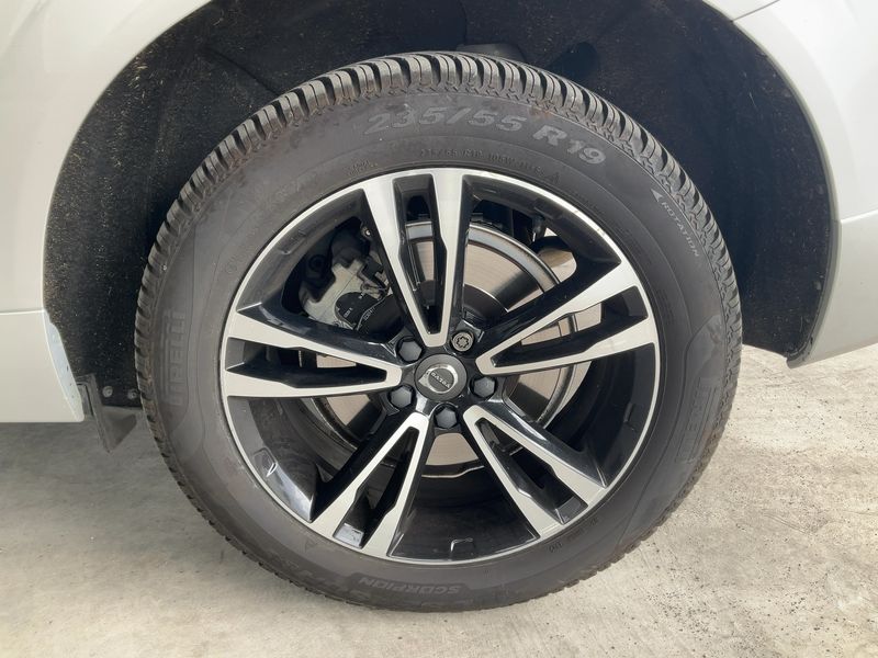 Volvo XC60 2.0 T8 Plug-in Hybrid Business AWD 2019 – снимка 5