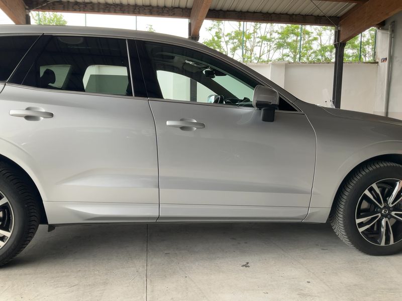 Volvo XC60 2.0 T8 Plug-in Hybrid Business AWD 2019 – снимка 10