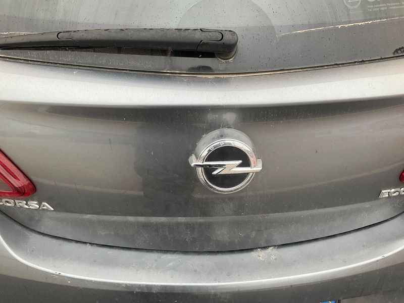 Opel Corsa 1.4 LPG Black Edition 2018 – снимка 37