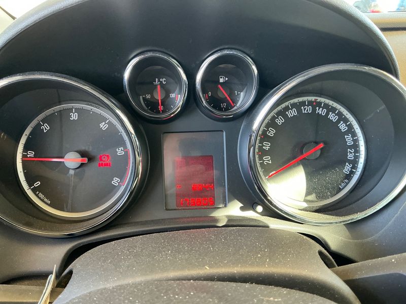 Opel Astra 1.7 CDTI Enjoy 2012 – снимка 4