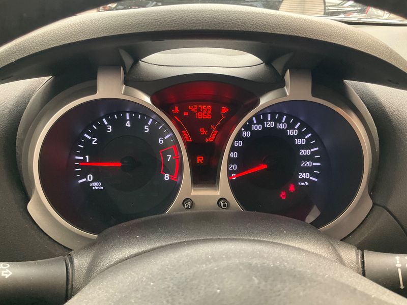 Nissan Juke 1.6 Acenta 2012 – снимка 19