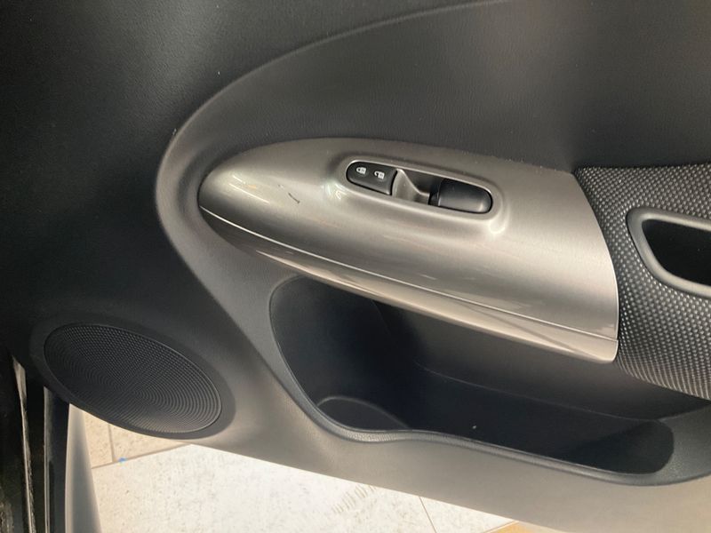 Nissan Juke 1.6 Acenta 2012 – снимка 25