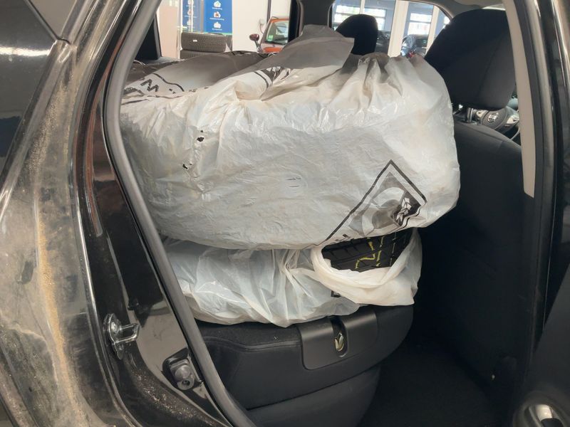 Nissan Juke 1.6 Acenta 2012 – снимка 20