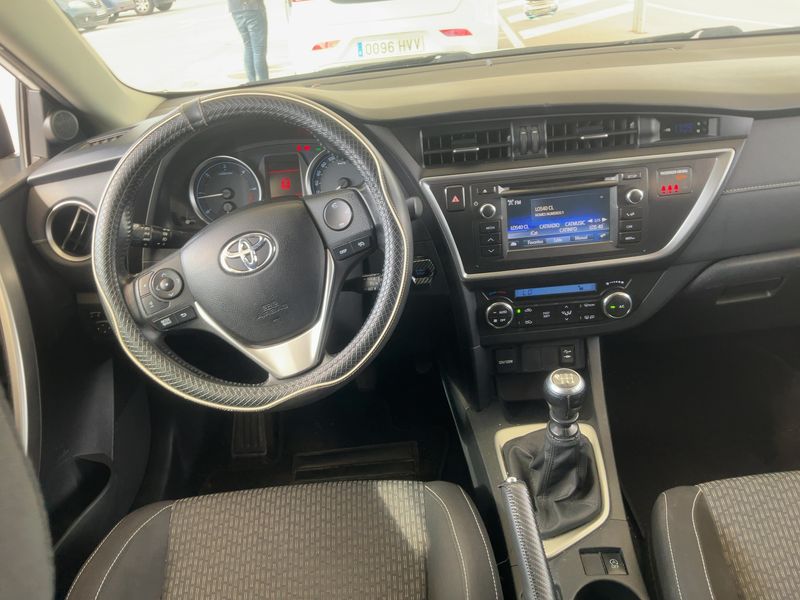 Toyota Auris 2.0 D-4D Active 2014 – снимка 17