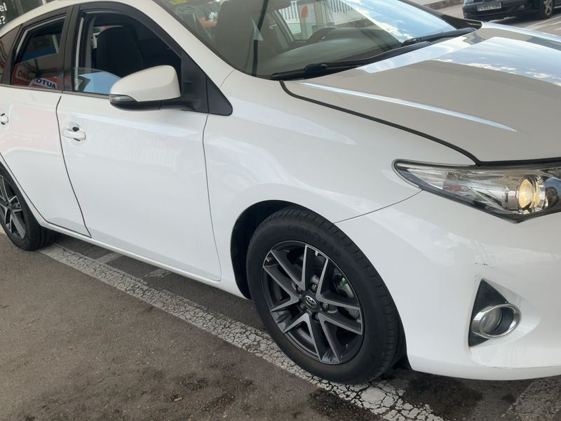 Toyota Auris 2.0 D-4D Active 2014 – снимка 12