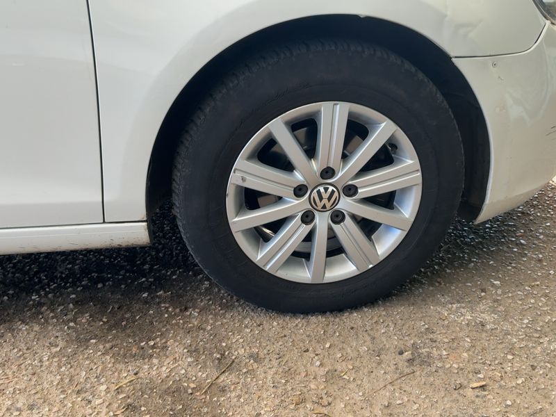Volkswagen Golf VI 1.6 TDI Advance BlueMotion Tech 2011 – снимка 20