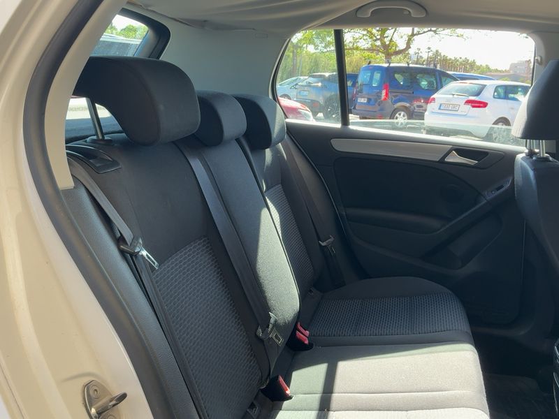 Volkswagen Golf VI 1.6 TDI Advance BlueMotion Tech 2011 – снимка 14