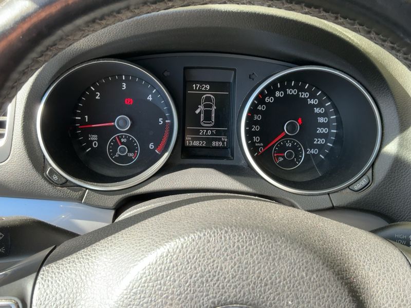 Volkswagen Golf VI 1.6 TDI Advance BlueMotion Tech 2011 – снимка 13