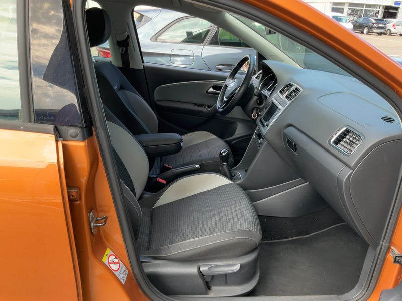 Volkswagen Polo 1.2 TSI CrossPolo BlueMotion Tech 2015 – снимка 16
