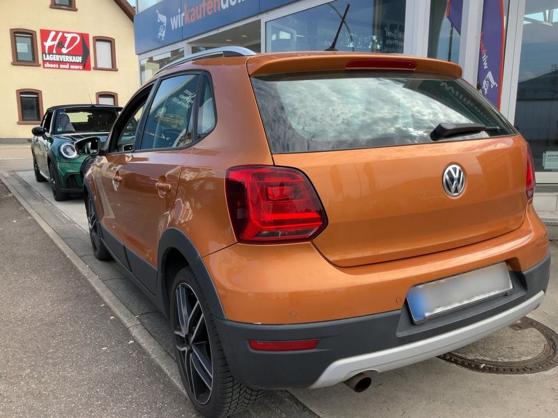 Volkswagen Polo 1.2 TSI CrossPolo BlueMotion Tech 2015 – снимка 6