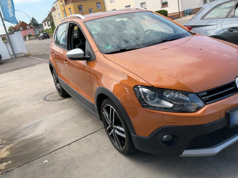 Volkswagen Polo 1.2 TSI CrossPolo BlueMotion Tech 2015 – снимка 12
