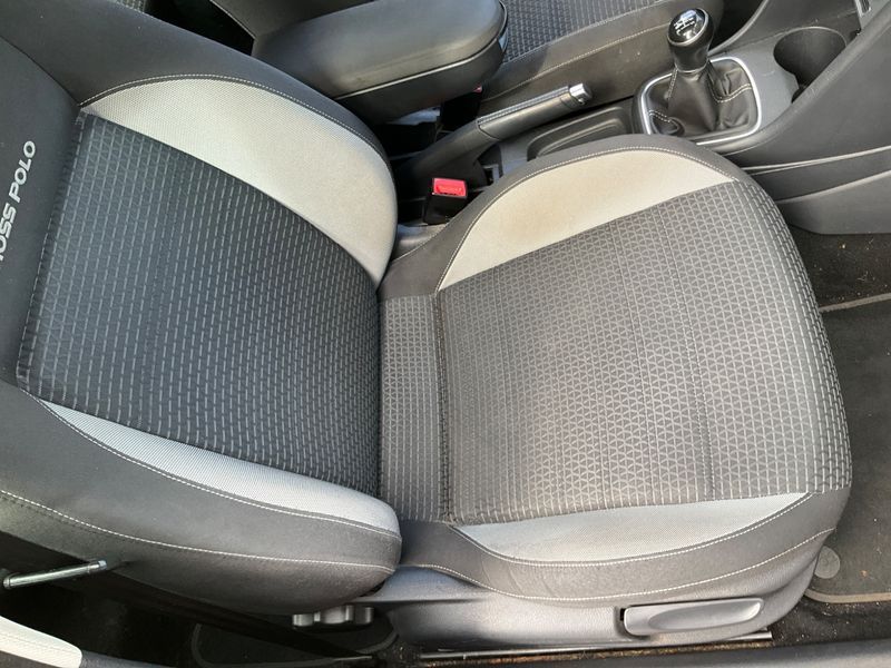Volkswagen Polo 1.2 TSI CrossPolo BlueMotion Tech 2015 – снимка 29