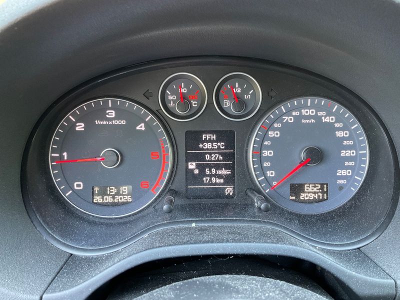 Audi A3 Sportback 1.6 TDI S line Sportpaket 2011 – снимка 18