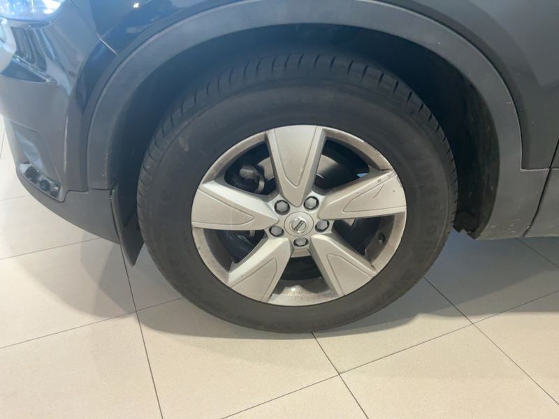 Volvo XC40 1.5 T3 Momentum Core 2WD 2020 – снимка 3