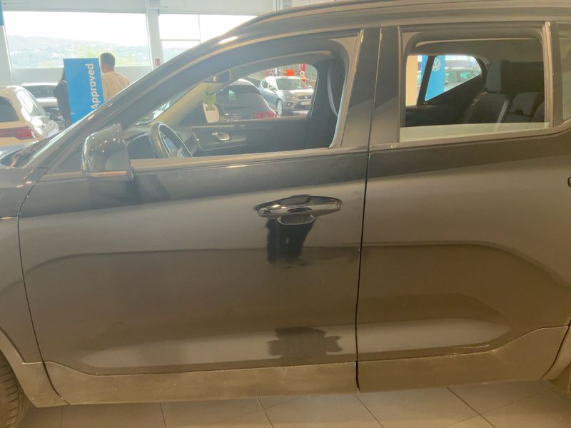 Volvo XC40 1.5 T3 Momentum Core 2WD 2020 – снимка 4