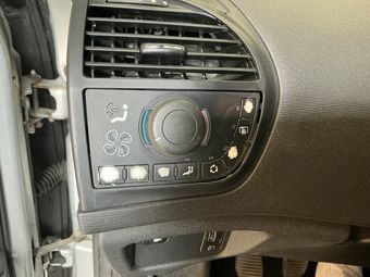Citroen C4 Picasso 1.6 HDi Attraction 2012 – снимка на щета 28