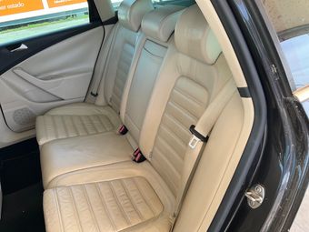 Volkswagen Passat 2.0 TDI R-Line 2010 – снимка 37