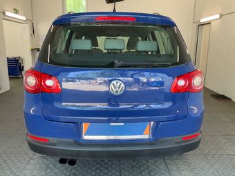 Volkswagen Tiguan 2.0 TDI Trend & Fun BlueMotion Tech 2011 – снимка на щета 35