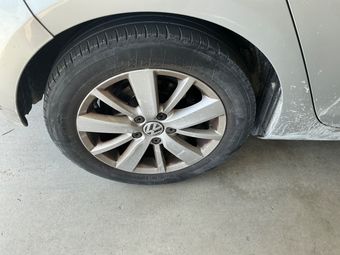 Volkswagen Golf VI 2.0 TDI Carat BlueMotion Tech 2010 – снимка 39