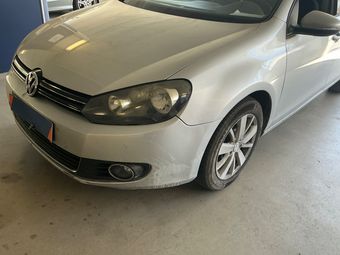 Volkswagen Golf VI 2.0 TDI Carat BlueMotion Tech 2010 – снимка на щета 30