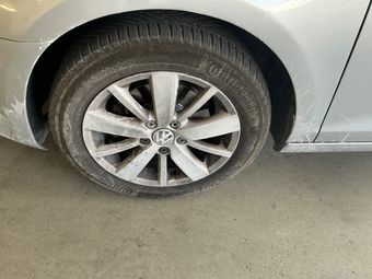 Volkswagen Golf VI 2.0 TDI Carat BlueMotion Tech 2010 – снимка 43