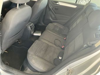 Volkswagen Golf VI 2.0 TDI Carat BlueMotion Tech 2010 – снимка 36