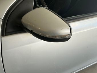 Volkswagen Golf VI 2.0 TDI Carat BlueMotion Tech 2010 – снимка на щета 23