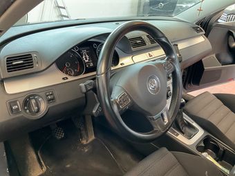 Volkswagen Passat 2.0 TDI Sportline 2010 – снимка на щета 26