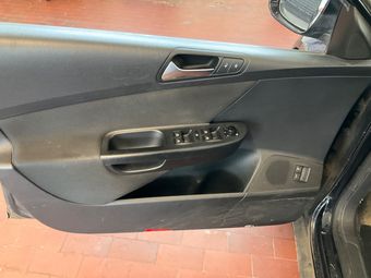 Volkswagen Passat 2.0 TDI Sportline 2010 – снимка на щета 24
