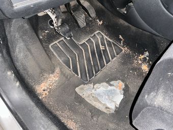 Citroen C4 1.6 HDi Confort 2010 – снимка на щета 26