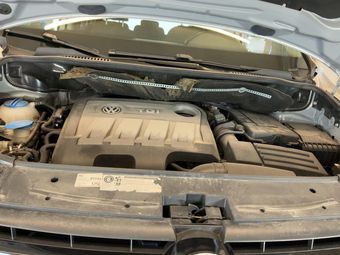 Volkswagen Touran 1.6 TDI Highline BlueMotion Tech 2011 – снимка на щета 68